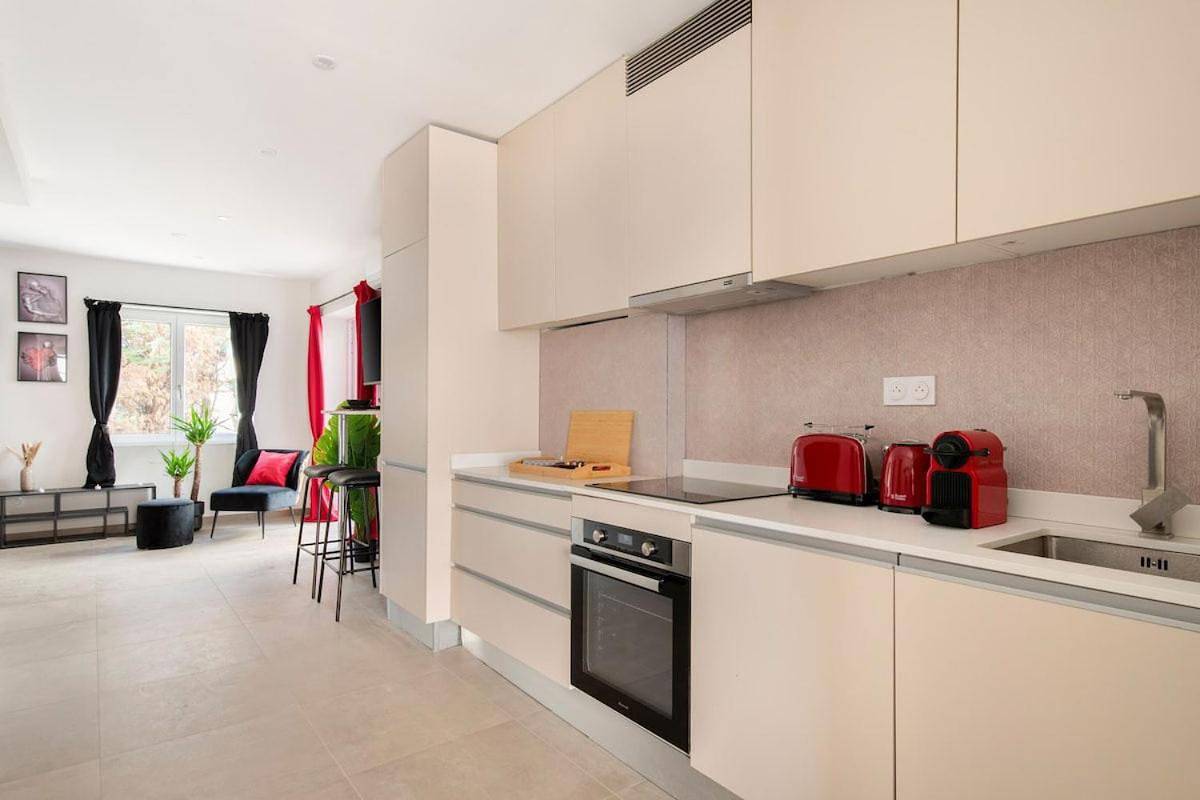 Appartement entier, Climatisation - 4 pers - Ruby -Netflix- Terrasse in Saint-Étienne, Parc Naturel Régional du Pilat