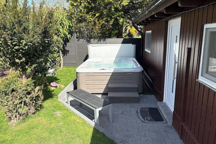 Ferienhaus für 3 Personen, mit Whirlpool und Garten - 1