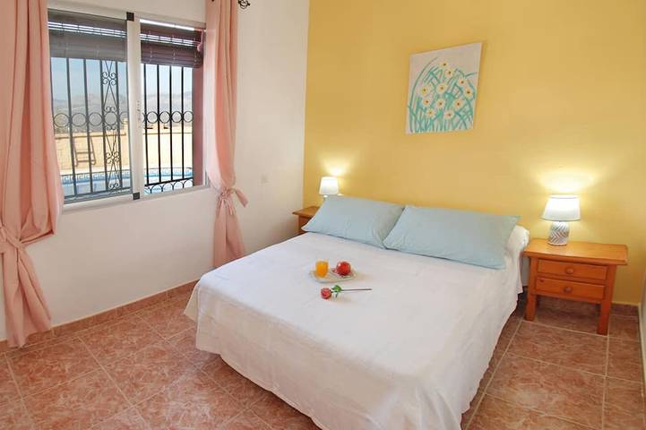 Hermosa villa campestre acogedora (6 personas) con gran piscina in Comares, Provincia de Málaga