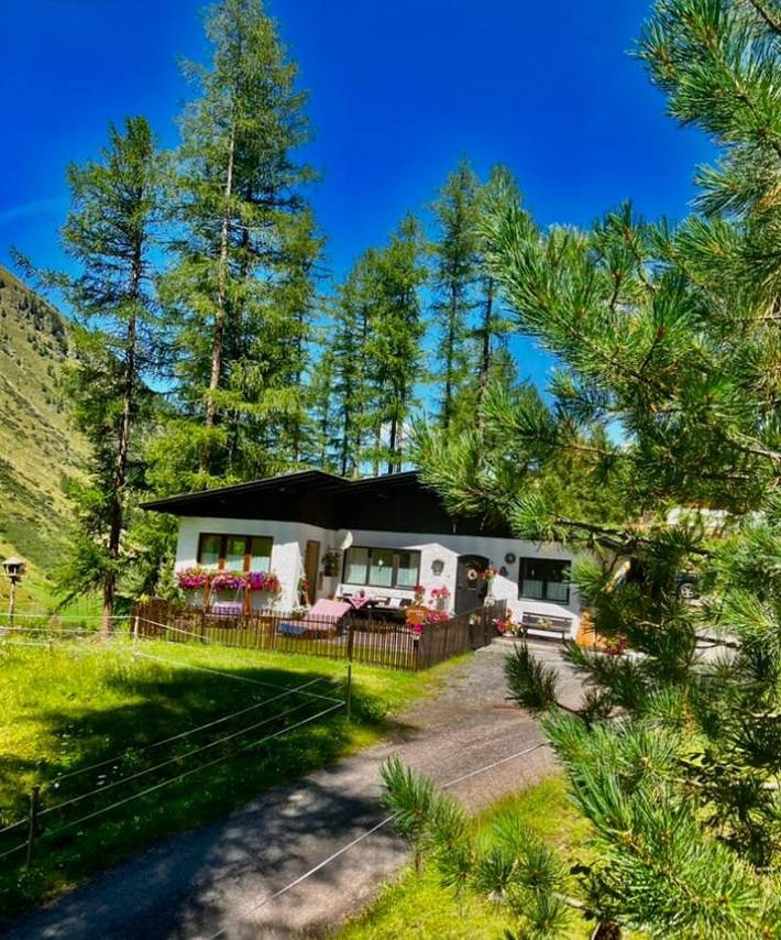 Ferienwohnung für 5 Personen, mit Terrasse und Garten sowie Ausblick in Obergurgl