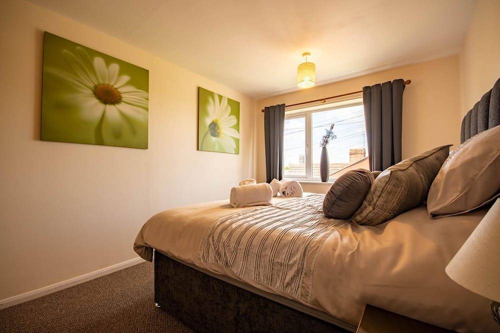 Cheerful 3-bed house in Worcester City Centre in Worcester, Worcestershire