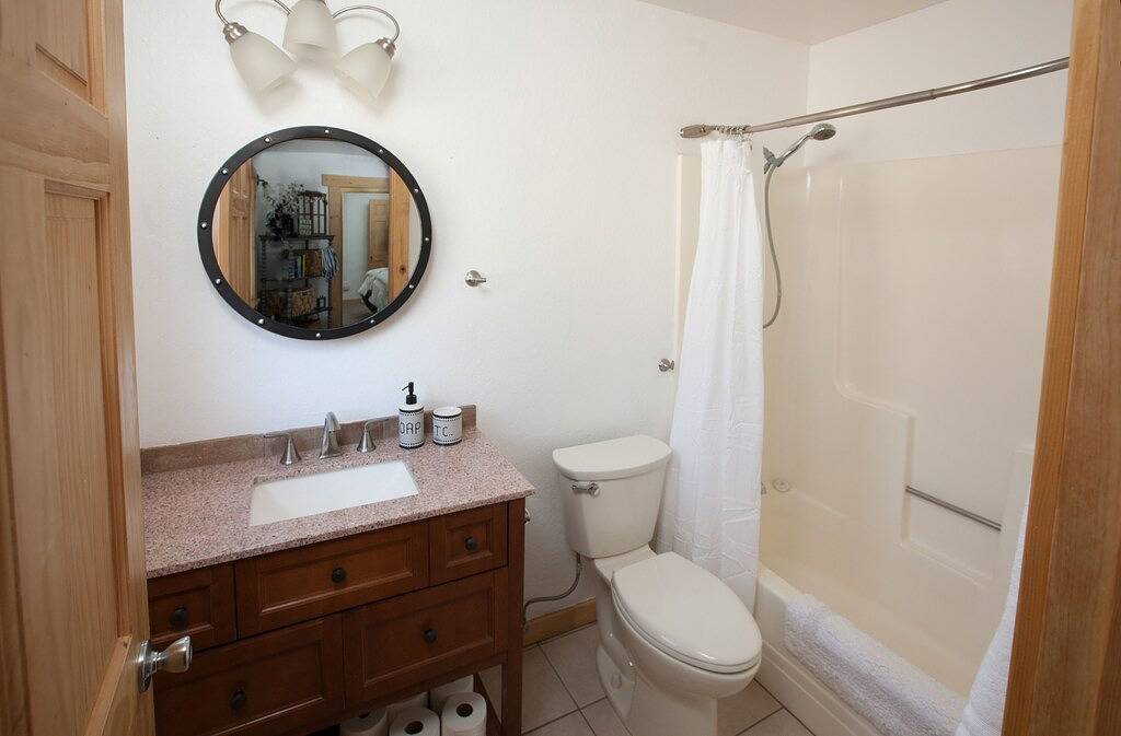 Familienjuwel von Tahoe Donner in Truckee, Donner Lake