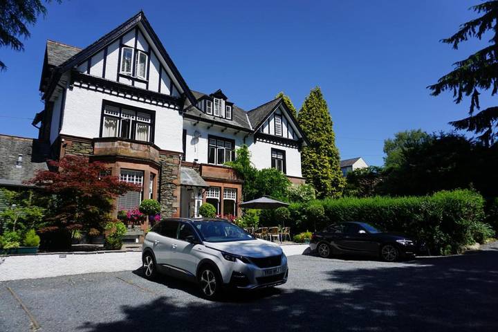 Bed and breakfast for 2 people, with Terrace and Garden as well as View in Bowness-on-Windermere