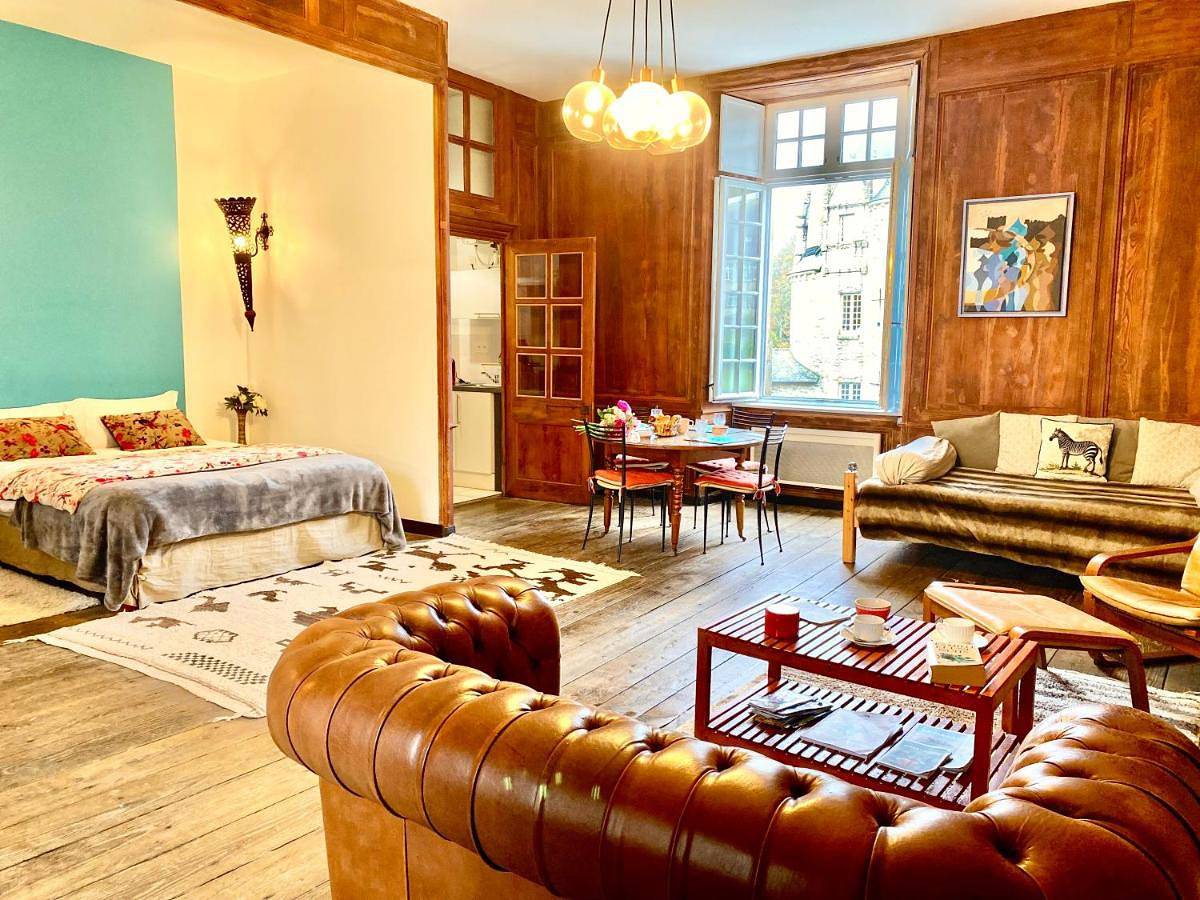 Appartement entier, Loft Berberis, château Xve, Dinan in Taden, Région de Dinan