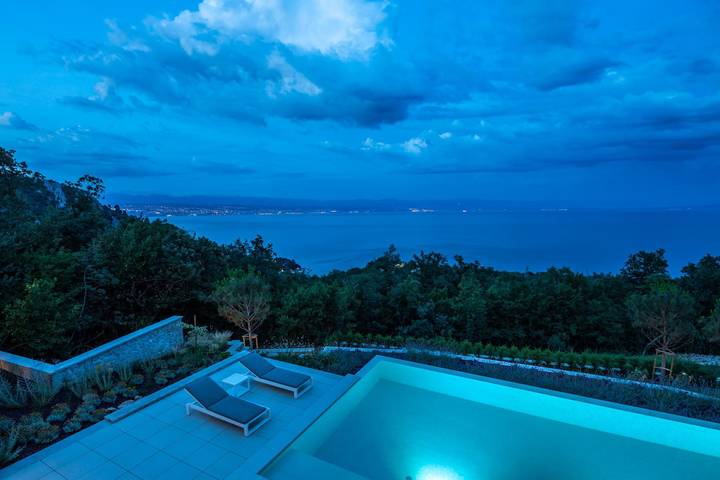 Villa pour 10 personnes, avec Vue sur l’océan et Balcon ainsi que Jardin et Piscine à Lovran - 3