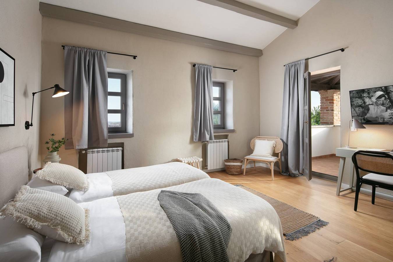 Rustikale Villa Calluna mit Pool in Istrien, Panoramablick, tierfreundlich in Sveti Lovreč Pazenatički, Zentralistrien