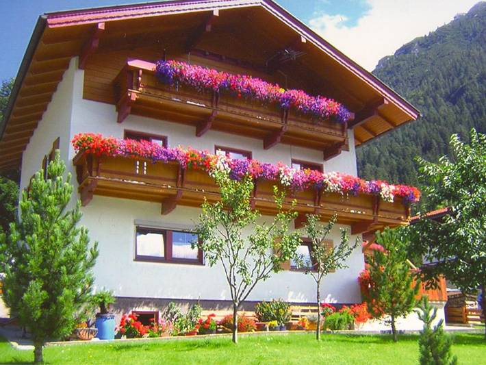Ferienwohnung für 4 Personen, mit Balkon in Maurach