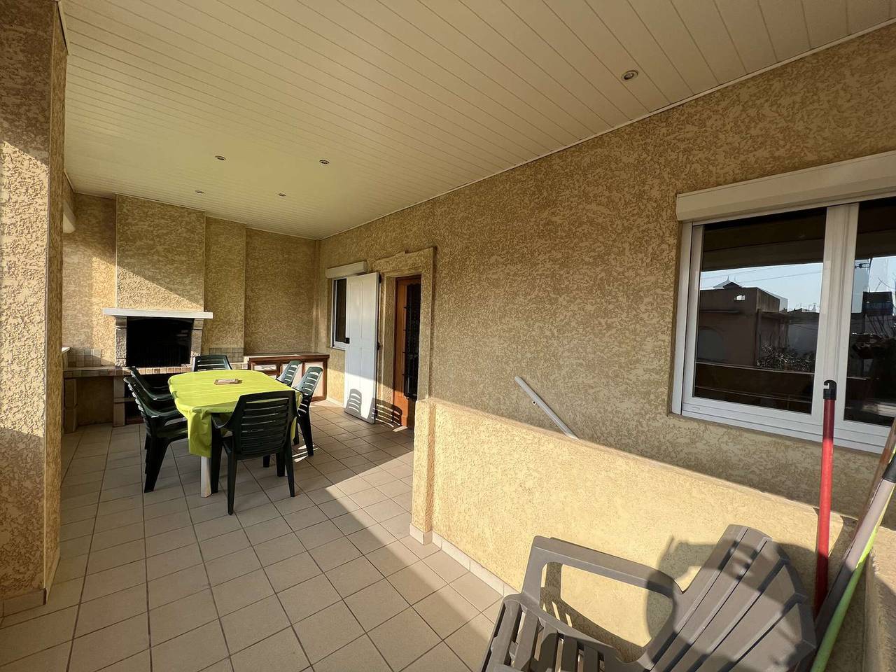 T4 Centre-Ville, 8 Pers, Terrasse, Parking, à 200m Plage/Commerces in Valras-Plage, Côte méditerranéenne (France)