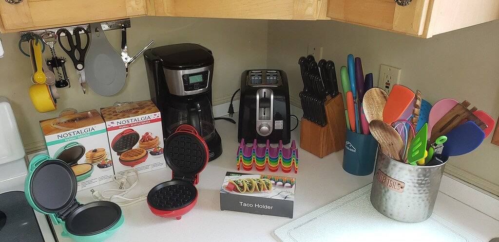 Dragonfly cottage 1/2 mile to Higgins Lake & 6 miles to snow/orv trail systems in Higgins Lake