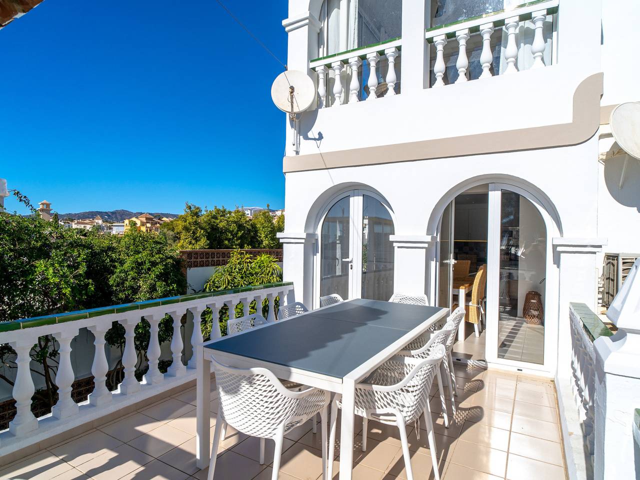 Entire apartment, Luxury Family Suite in Nerja in Playa de Burriana, Nerja