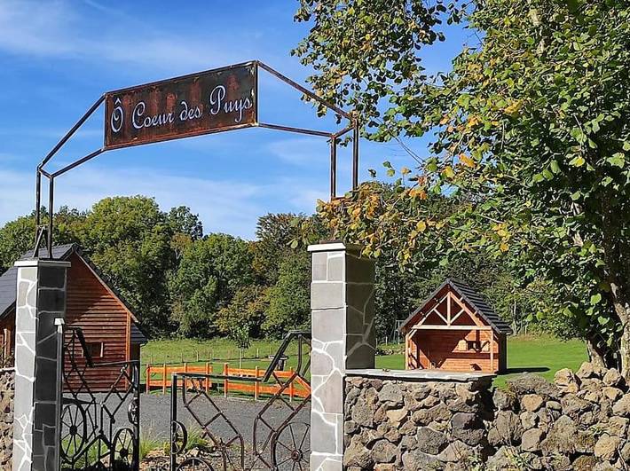 Maison de campagne pour 4 personnes, avec vue et jardin, adapté aux familles à Ceyssat