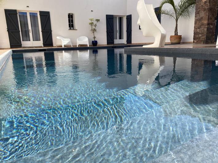 Maison de vacances pour 4 personnes, avec vue ainsi que jardin et piscine