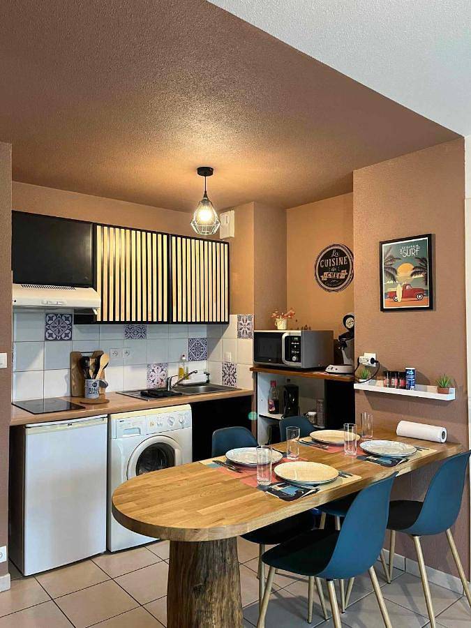 Gîte pour 4 personnes, avec vue ainsi que jardin et piscine à Marans - 4