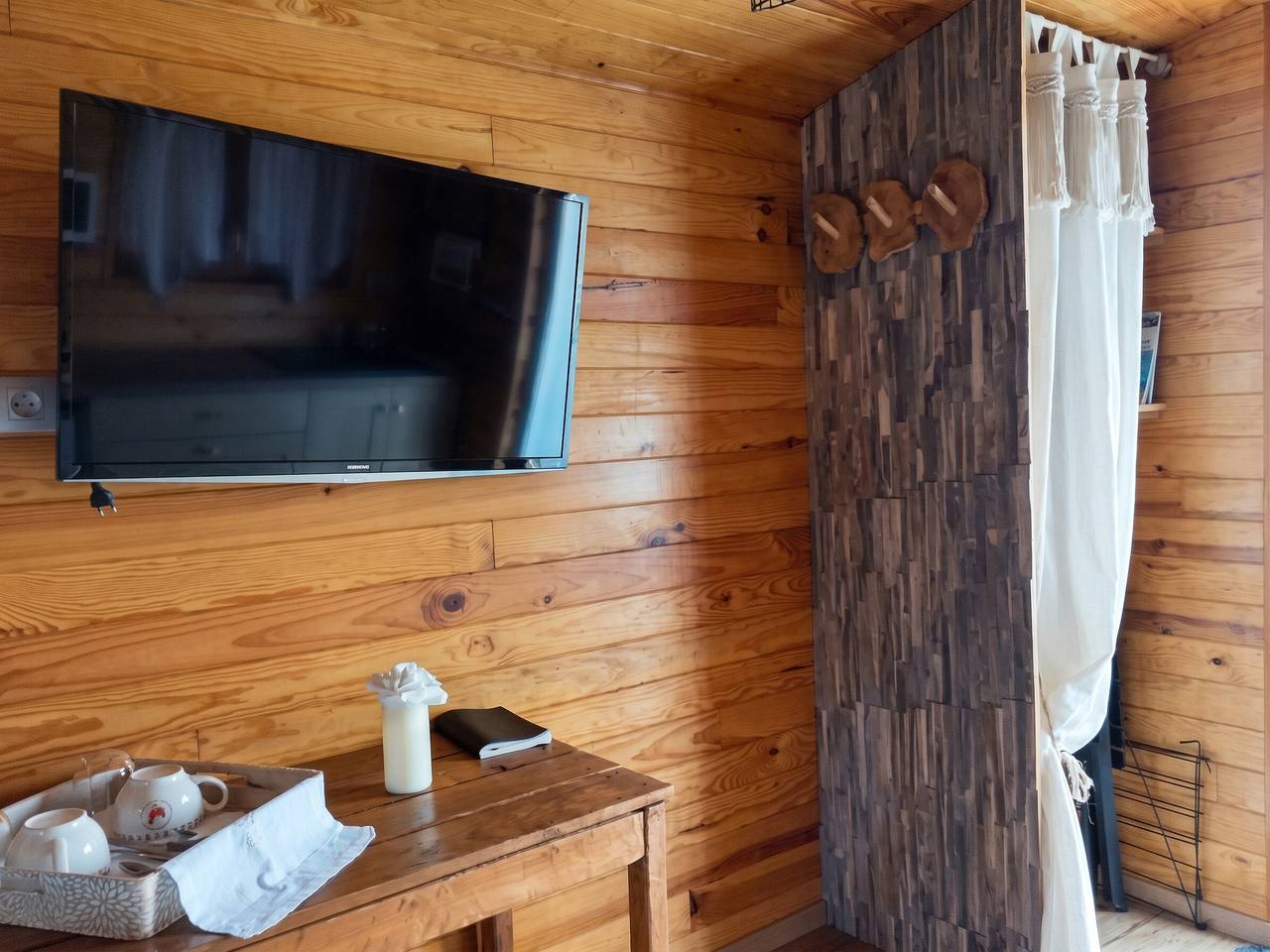 Hooiberg met spa op het platteland in Cabariot, foto 10