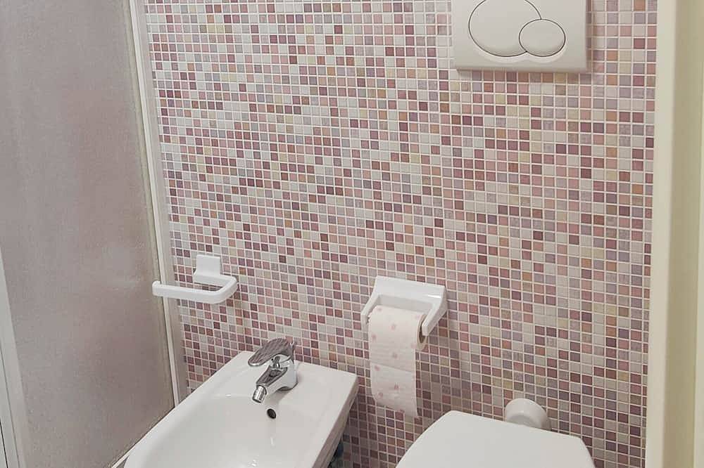 Entire apartment, Wonderful studio apartment a stone's throw from the Castrum Novum excavations and 150 mt from the sea. in Santa Marinella, Rome Province
