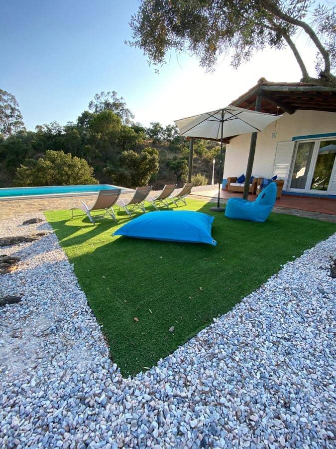Location de vacances pour 6 personnes, avec jardin ainsi que vue et piscine dans Avis - 4