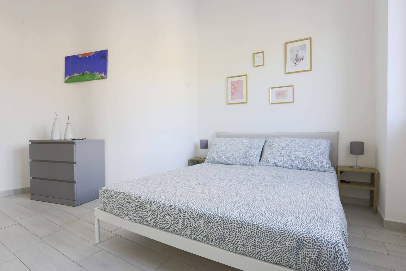 Entire apartment, Bright & Central Apartment a 5 min dalla stazione in Salerno, Tyrrhenian Coast Campania