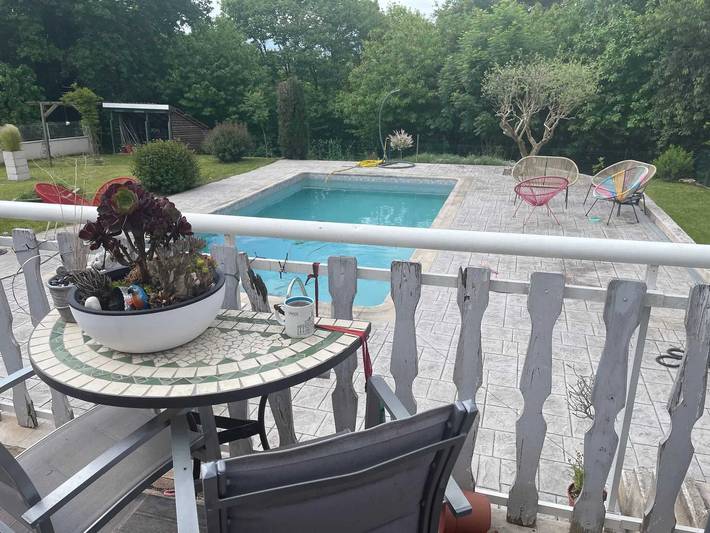 Villa pour 10 personnes, avec terrasse et piscine dans les Hautes-Pyrénées