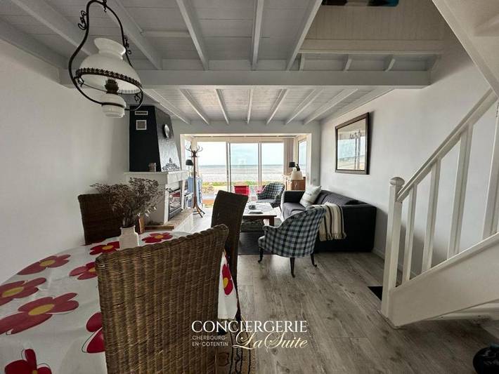 Gîte pour 4 personnes, avec vue ainsi que terrasse et jardin à Quinéville - 3