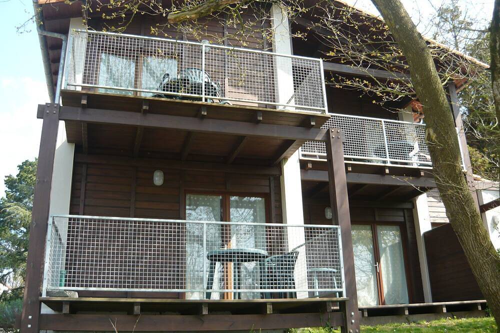 Entire apartment, Apartment \"Meunerie\", balcony & garden access on the river near Clisson in Gétigné, Nantes region