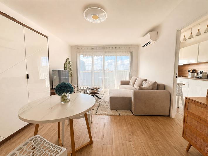 Gîte pour 3 personnes, avec Balcon dans Carnolès