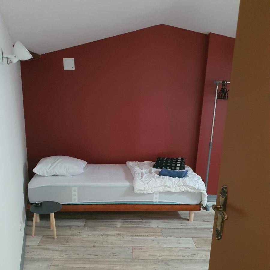 Appartement entier, Two-Bedroom Apartment in Fains-Véel, Région de Bar-le-Duc