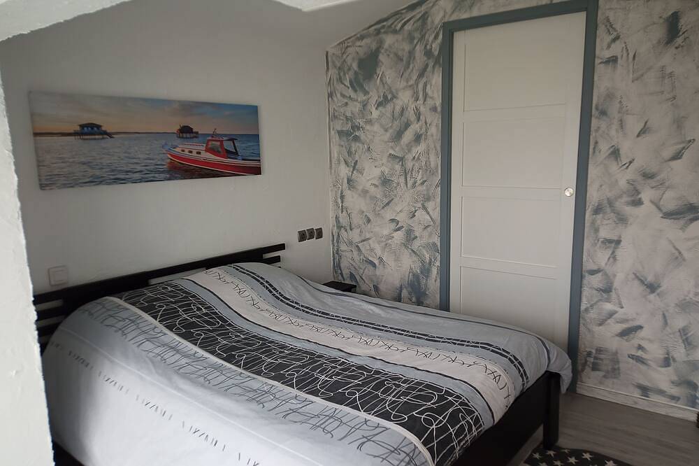 Grande chambre privée, équipée. in Le Teich, Région d'Arcachon