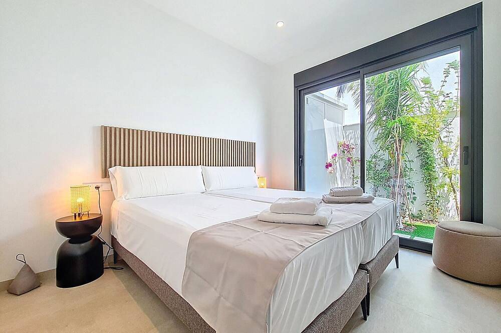 Villa with Private Pool and Roof Terrace in Golf Resorts Murcia, San Javier