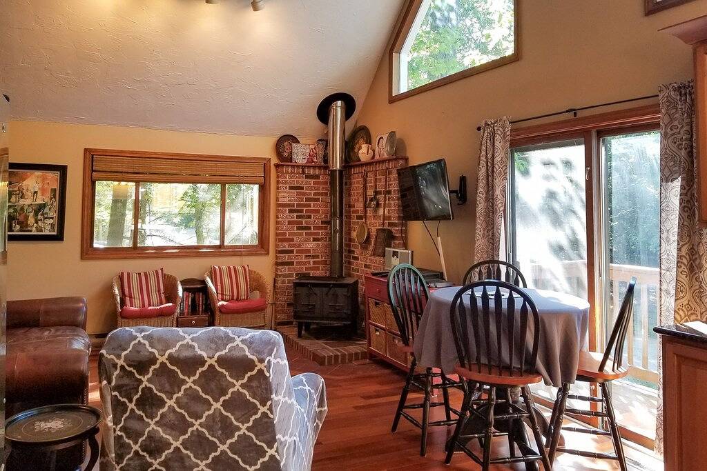 Home near the beach with a washer/dryer, tennis court, playground, basketball in Moultonborough, Lake Winnipesaukee