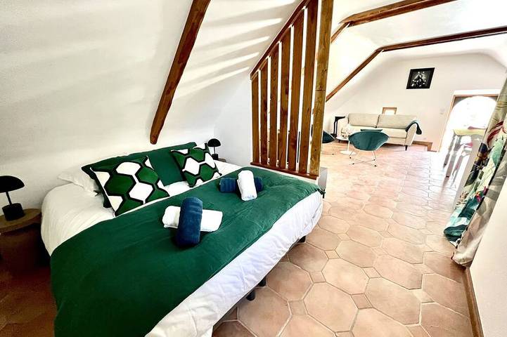Location de vacances pour 4 personnes, avec jardin ainsi que jacuzzi et terrasse à Arzano - 2