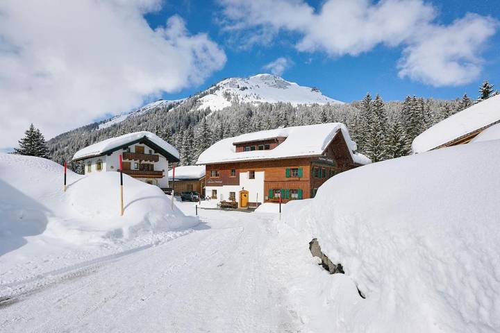 Ferienwohnung für 5 Personen, mit Garten und Ausblick sowie Sauna in Lech am Arlberg
