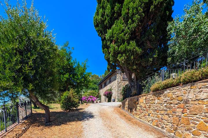 Location de vacances pour 7 personnes, avec terrasse et jardin à Suvereto - 4