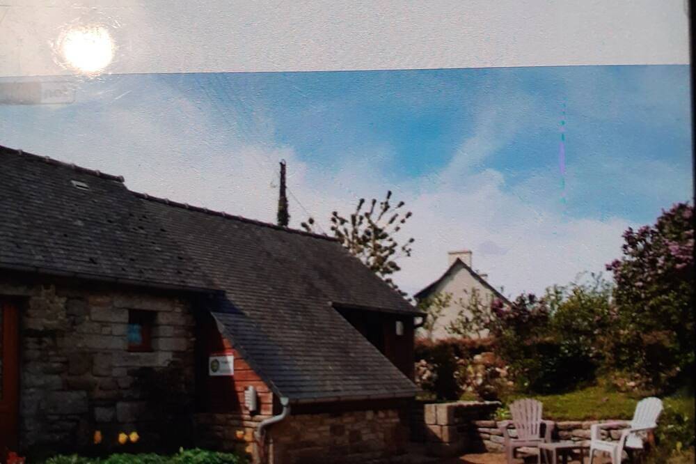 Maison pour 2 personnes au calme in Berrien, Région de Châteaulin