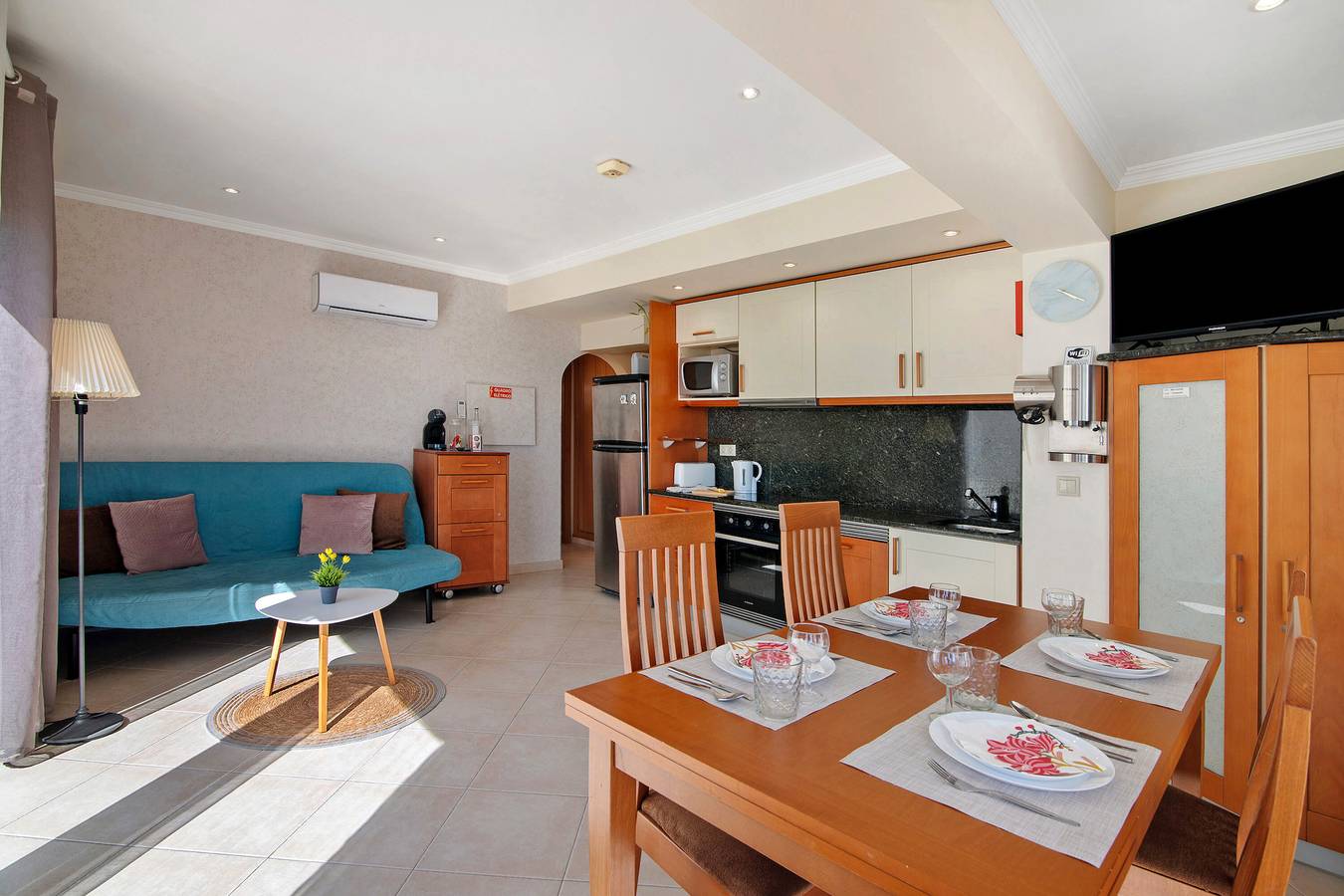 Ganze Wohnung, Apartment 'Vista Mar' mit Meerblick, Wlan und Klimaanlage in Praia do Inatel, Faro Distrikt