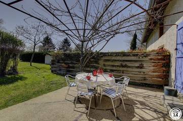 Maison De Vacances pour 5 Personnes dans Le Plantay, Région de Bourg-en-Bresse, Photo 1
