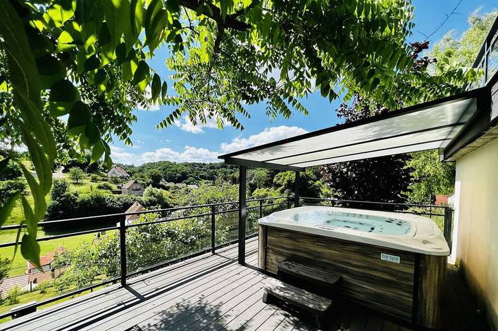 Maison de vacances pour 10 personnes, avec Jacuzzi et Terrasse ainsi que Jardin et Sauna