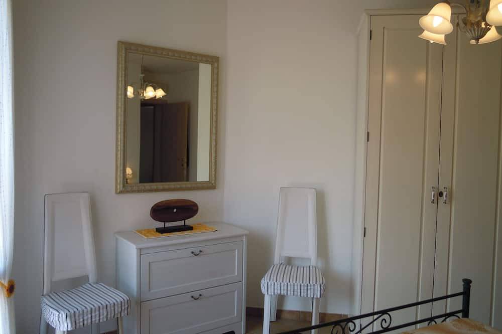 Appartamento intero, Attico con Veranda e Vista Golfo: Tramonti esclusivi a Portata di Mano-Wifi free in Lu Bagnu, Castelsardo