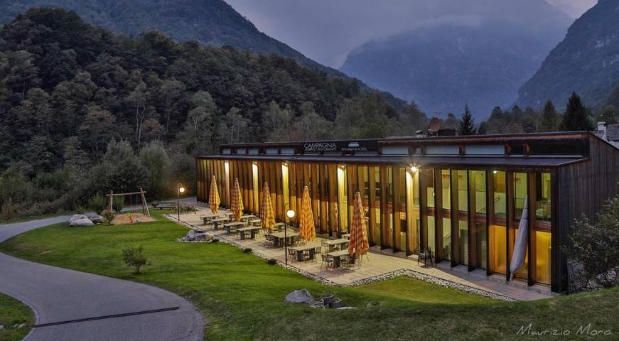 Hôtel pour 3 personnes, avec vue sur le lac ainsi que jardin et vue
