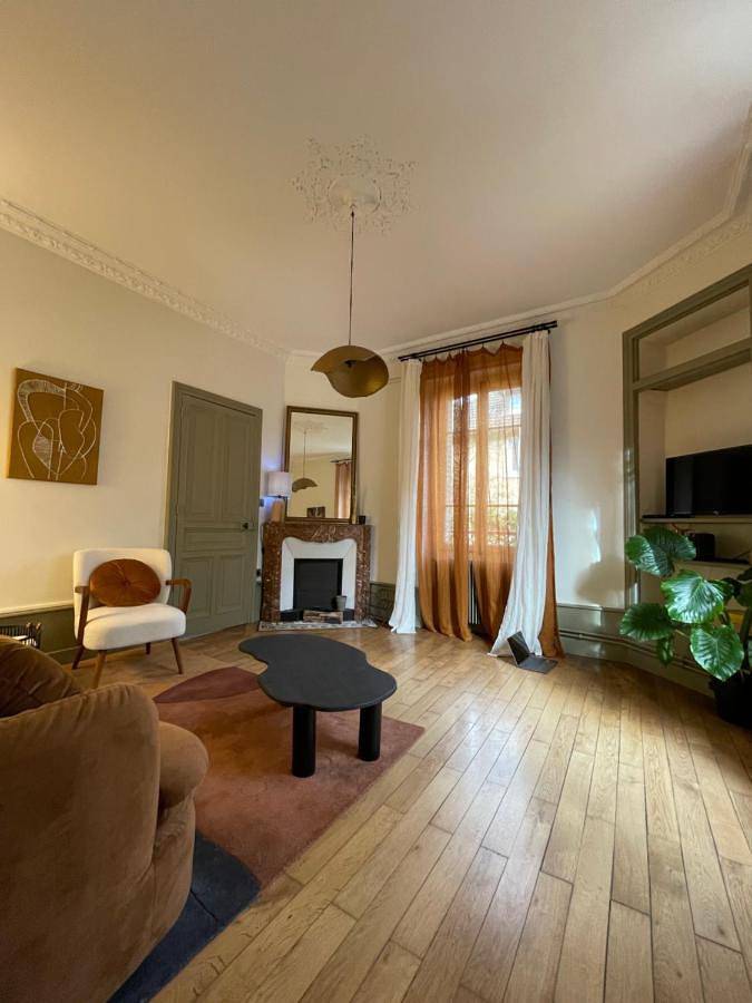 Gîte pour 6 personnes, avec jardin à Lons-le-Saunier - 3