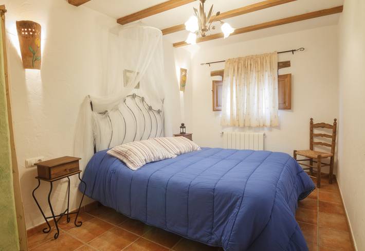 Casa rural para 4 personas, con jardín además de balcón y vistas en Laroya - 2