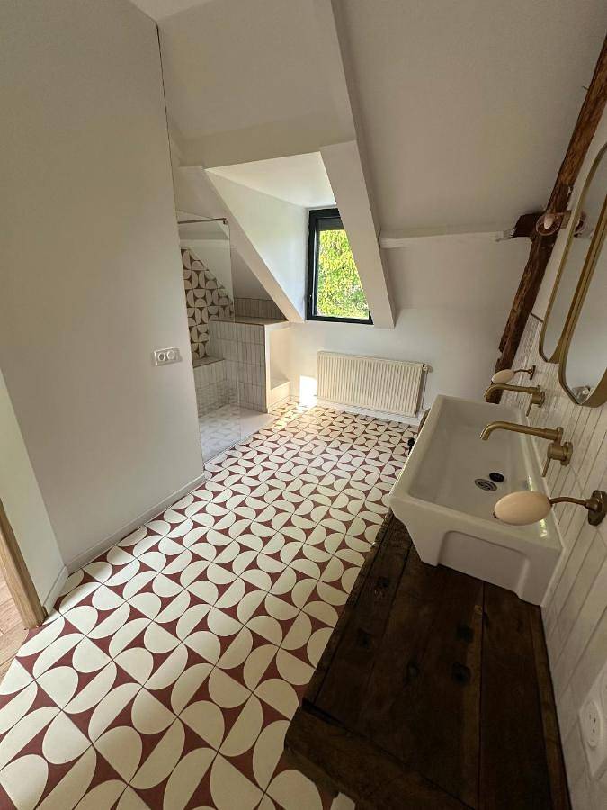 Location de vacances pour 13 personnes, avec vue et jardin à Arthon - 4