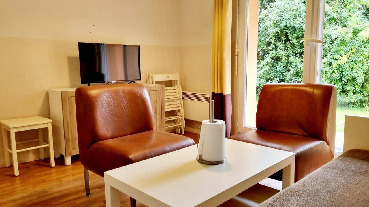 Appartement entier, Gîte Bulle de détente-Aux Portes d'Honfleur avec piscine couverte in Boulleville, Région de Bernay