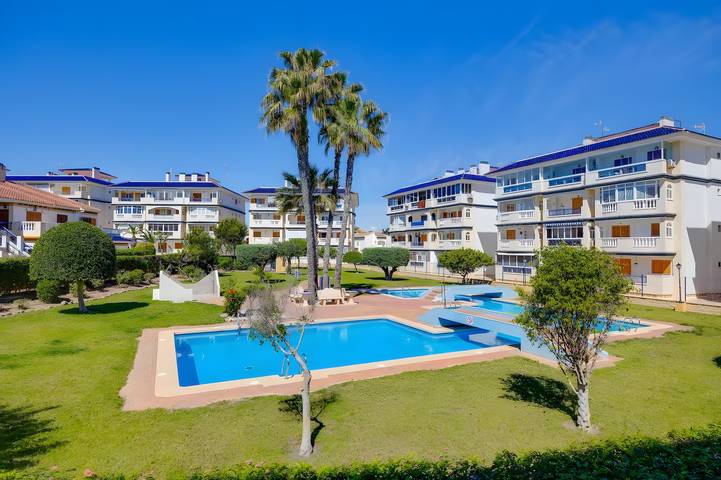 Ferienwohnung für 4 Personen, mit Balkon und Garten in La Mata