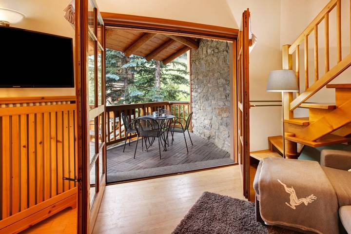 Ganze Wohnung, Ferienwohnung 'Aurora Villa Nordica' mit Bergblick, privater Terrasse und Wlan in Livigno (Stadt), Livigno