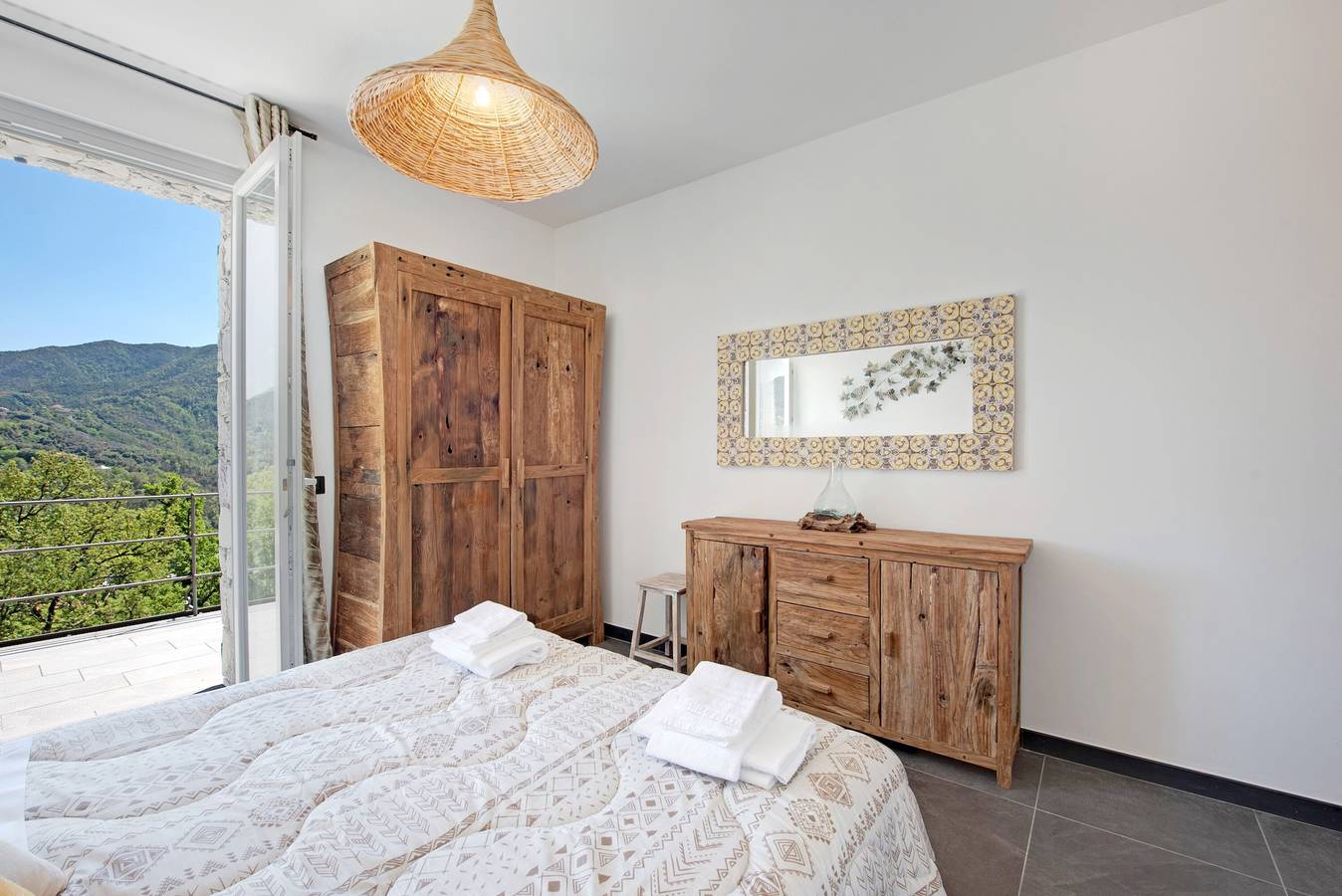 Appartamento intero, Appartamento di vacanza "Villa Lice - Coronata" con vista sulle montagne, piscina in comune e Wi-Fi in Casarza Ligure, Riviera di Levante