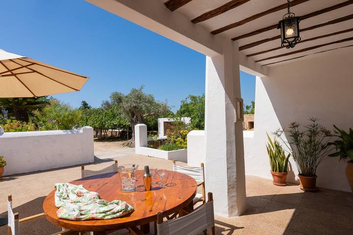 Villa pour 6 personnes avec terrasse in Sant Carles de Peralta, Santa Eulària des Riu