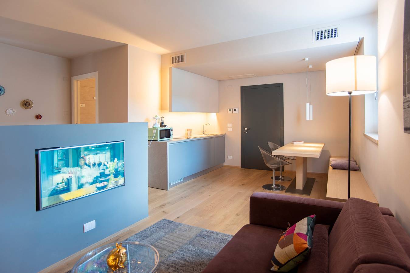 Appartamento intero, Appartamento 'Time To Be - Lino' con Wi-Fi e aria condizionata in Peschiera del Garda, Prealpi Gardesane