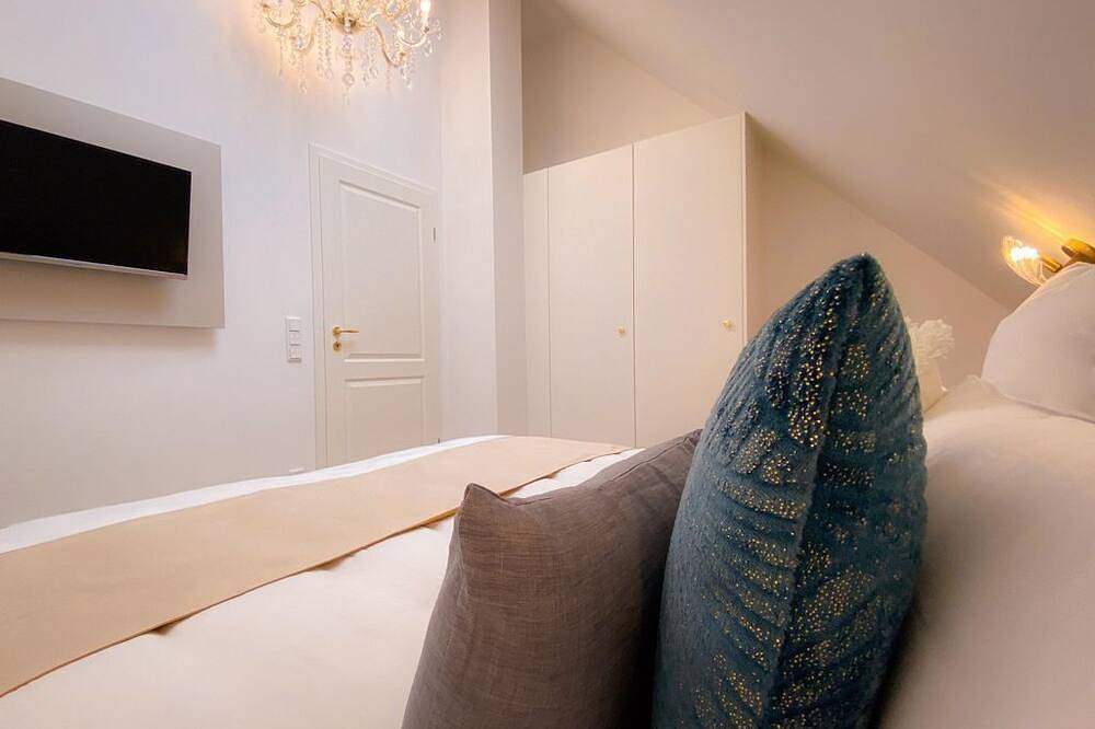 Ganze Wohnung, Grand Deluxe Dachwohnung - Winzerhof Mußbach in Neustadt an der Weinstraße, Pfälzer Rheinebene