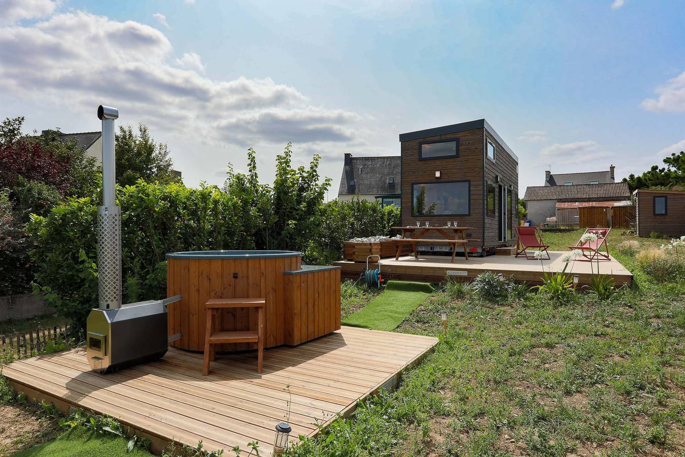 Ganze Ferienwohnung, Tiny House 'Bada' mit Meerblick, nordischem Bad, privater Terrasse und Wlan in Langueux, Côte de Goëlo