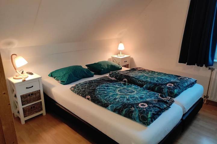 "Villa Meerchen", Villa mit überdachter Terrasse, 800m vom Strand entfernt in De Banjaard, Kamperland